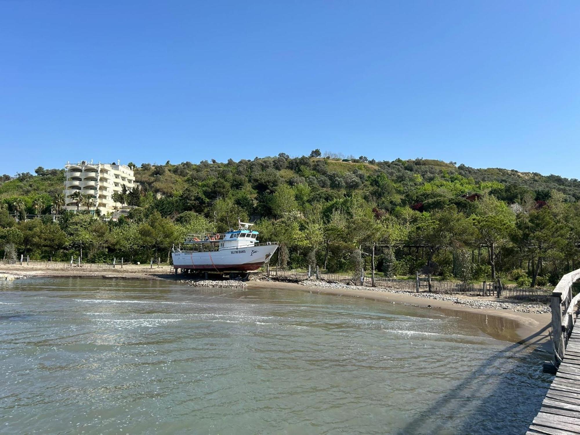 Camper Albanien Hotel Golem  Exterior photo